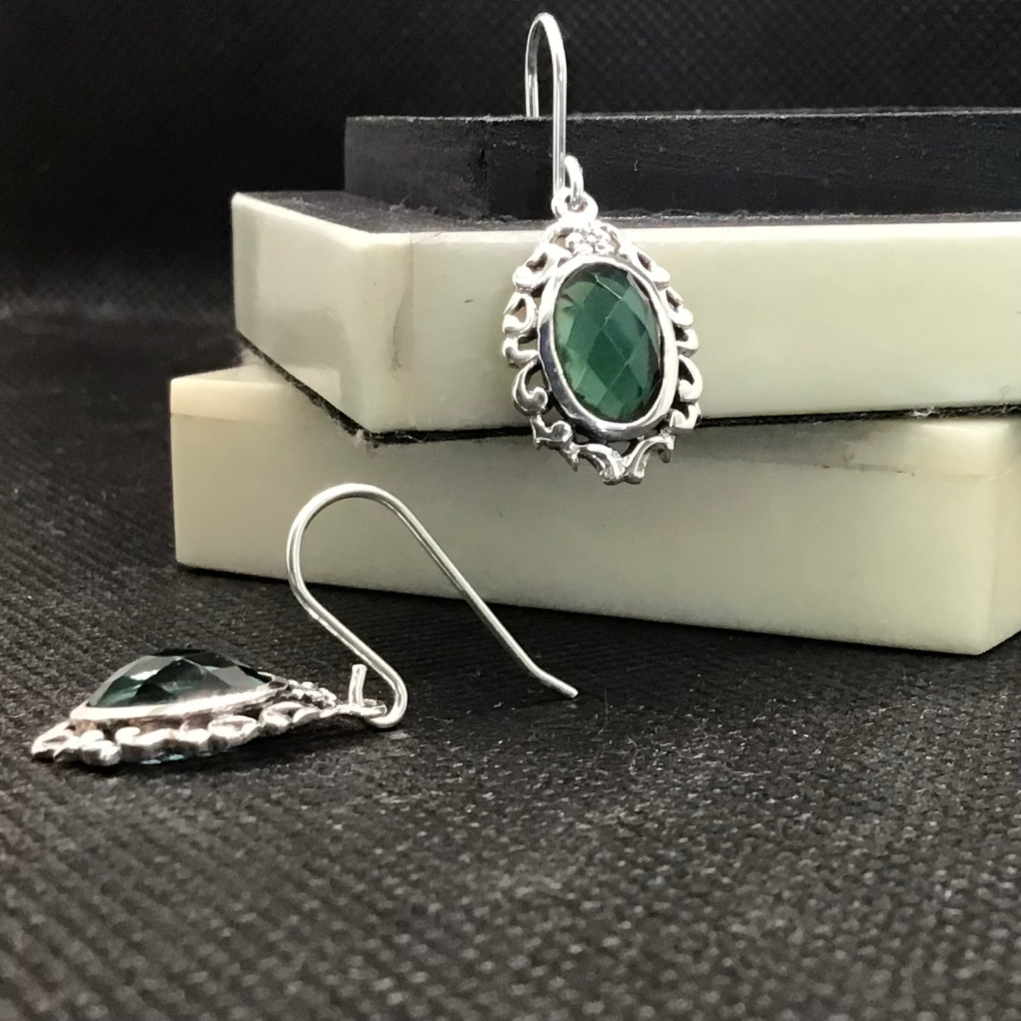 Rome Filigre Emerald  Earring